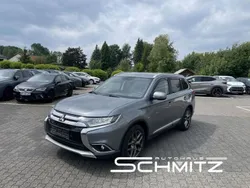 Grau Gebraucht 2016 Mitsubishi Outlander SUV | 14.350 € (Guter Preis)