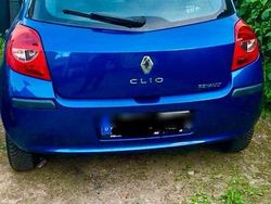 Blau Gebraucht 2008 Renault Clio III Kleinwagen | 1.400 €