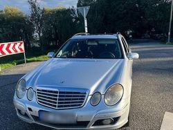 Silber Gebraucht 2008 Mercedes 220 Kombi | 1.750 €