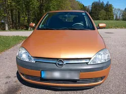 Gelb Gebraucht 2002 Opel Corsa Kleinwagen | 600 € (Guter Preis)