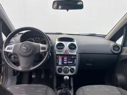 Grau Gebraucht 2011 Opel Corsa Selection Kleinwagen | 4.600 € (Etwas zu teuer)