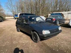 Grau Gebraucht 1990 Peugeot 205 Limousine | 4.999 €
