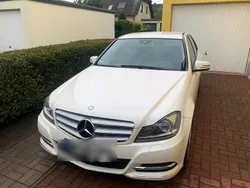 Weiß Gebraucht 2011 Mercedes C220 Limousine | 9.000 €