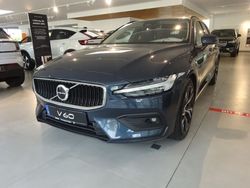 Blau Gebraucht 2024 Volvo V60 Core Kombi | 36.880 € (Fairer Preis)
