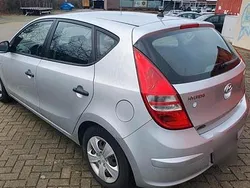 Silber Gebraucht 2011 Hyundai i30 Limousine | 3.150 € (Guter Preis)