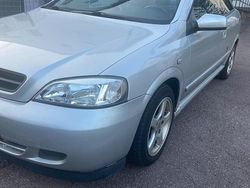 Grau Gebraucht 2001 Opel Astra Coupé | 1.100 €