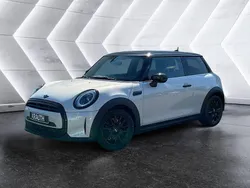 Grau Gebraucht 2022 Mini Cooper Kleinwagen | 24.900 € (Etwas zu teuer)
