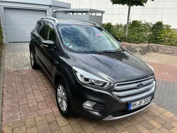 Grau Gebraucht 2019 Ford Kuga Titanium SUV | 17.300 € (Fairer Preis)