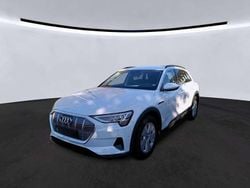 Gletscherweiß metallic Gebraucht 2022 Audi e-tron Comfort SUV | 34.920 € (Guter Preis)
