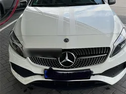 Weiß Gebraucht 2017 Mercedes A180 AMG line Kleinwagen | 19.110 € (Fairer Preis)