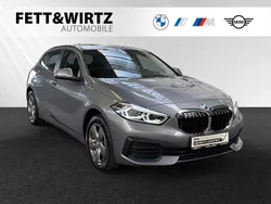 Skyscraper grau metallic Gebraucht 2022 BMW 118 Advantage Kleinwagen | 23.990 € (Fairer Preis)