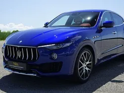 Blau Gebraucht 2017 Maserati Levante GranLusso SUV | 45.900 € (Fairer Preis)