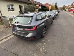 Grau Gebraucht 2022 BMW 320 Advantage Kombi | 23.499 € (Guter Preis)