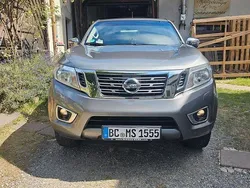 Grau Gebraucht 2016 Nissan Navara Abholung | 13.500 € (Teuer)