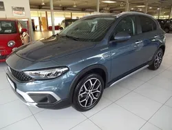 Blau (ozean blau metallic) metallic Gebraucht 2022 Fiat Tipo Cross Limousine | 19.990 € (Teuer)