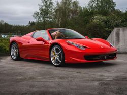 Rot Gebraucht 2015 Ferrari 458 Cabrio | 241.900 €
