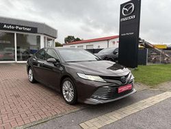 Grau Gebraucht 2020 Toyota Camry Hybrid Executive Limousine | 26.990 €
