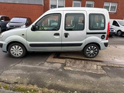 Grau Gebraucht 2003 Renault Kangoo Privilege Limousine | 2.480 € (Fairer Preis)