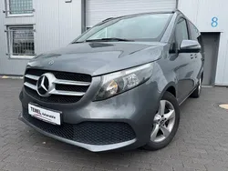 Grau Gebraucht 2022 Mercedes V250 Sport Van / Kleinbus | 39.890 € (Fairer Preis)