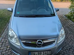 Silber Gebraucht 2009 Opel Zafira Van / Kleinbus | 2.999 € (Teuer)