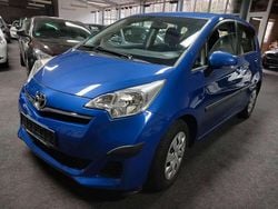 Blau Gebraucht 2011 Toyota Verso-S Life Van / Kleinbus | 7.770 € (Fairer Preis)