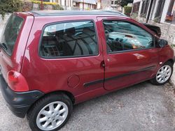 Rot Gebraucht 2003 Renault Twingo Kleinwagen | 2.950 €