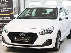 Weiß Gebraucht 2019 Hyundai i30 Trend Kombi | 13.499 € (Superpreis)