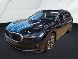 Ebony schwarz metallic Gebraucht 2025 Skoda Superb Selection Kombi | 35.590 € (Superpreis)