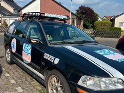 Schwarz Gebraucht 2000 Volvo V40 Kombi | 400 € (Superpreis)