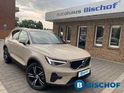 Beige Gebraucht 2024 Volvo XC40 Core SUV | 32.450 € (Superpreis)