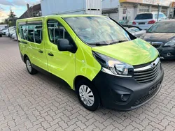 Grün Gebraucht 2018 Opel Vivaro Van | 14.999 €