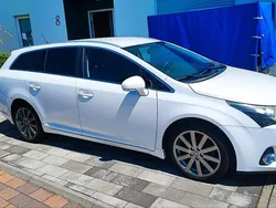 Weiß Gebraucht 2013 Toyota Avensis Kombi | 5.700 € (Guter Preis)