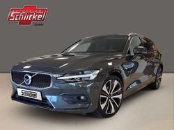 Pine grey Gebraucht 2022 Volvo V60 Momentum Kombi | 21.850 € (Superpreis)