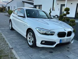 Weiß Gebraucht 2015 BMW 116 Sport Line Kleinwagen | 8.900 €