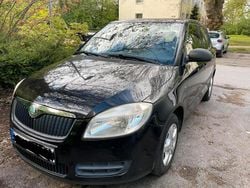 Schwarz Gebraucht 2009 Skoda Fabia Kleinwagen | 1.900 € (Fairer Preis)