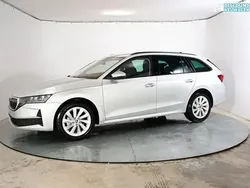 Brillantsilber metallic Neu 2025 Skoda Octavia Selection Kombi | 28.890 € (Guter Preis)