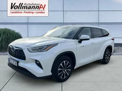 Weiß Gebraucht 2022 Toyota Highlander Executive SUV | 50.950 € (Etwas zu teuer)