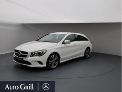 Weiß Gebraucht 2018 Mercedes CLA180 Shooting Brake Urban Kombi | 23.790 € (Teuer)