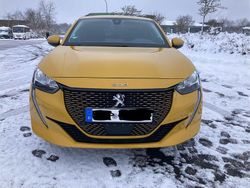 Gelb Gebraucht 2021 Peugeot e-208 Kleinwagen | 13.500 € (Fairer Preis)