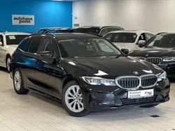 Schwarz Gebraucht 2022 BMW 318 Advantage Limousine | 23.497 € (Guter Preis)