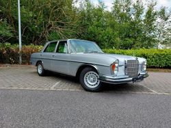 Silber Gebraucht 1971 Mercedes W108 SE Limousine | 27.890 €
