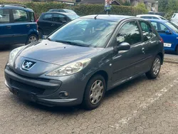 Grau Gebraucht 2010 Peugeot 206+ Kleinwagen | 2.200 € (Fairer Preis)