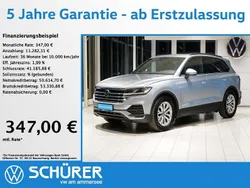 Oyster silver metallic Gebraucht 2024 VW Touareg Basis SUV | 61.897 € (Fairer Preis)
