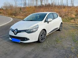 Weiß Gebraucht 2013 Renault Clio IV Kleinwagen | 5.500 € (Fairer Preis)