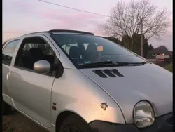 Grau Gebraucht 2002 Renault Twingo Liberty Kleinwagen | 850 € (Fairer Preis)