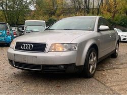 Silber Gebraucht 2004 Audi A4 Limousine | 1.750 €