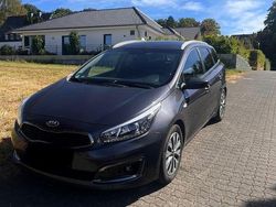 Grau Gebraucht 2016 Kia Ceed Sportswagon Spirit Kombi | 10.500 € (Etwas zu teuer)