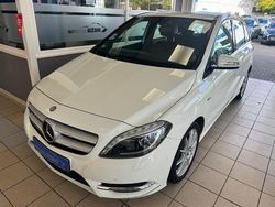 Weiß Gebraucht 2012 Mercedes B180 Van / Kleinbus | 9.990 € (Fairer Preis)