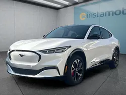 Weiß Gebraucht 2024 Ford Mustang Mach-E SUV | 51.549 € (Etwas zu teuer)