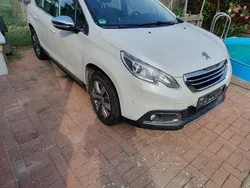 Weiß Gebraucht 2014 Peugeot 2008 Allure SUV | 9.900 € (Fairer Preis)